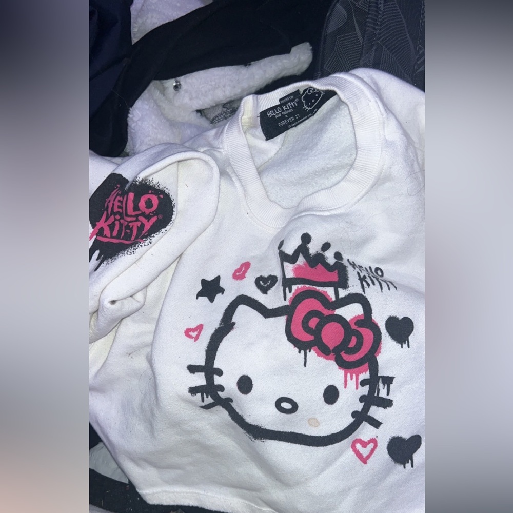 hello kitty x forever 21 sweatshirt cropped pullover